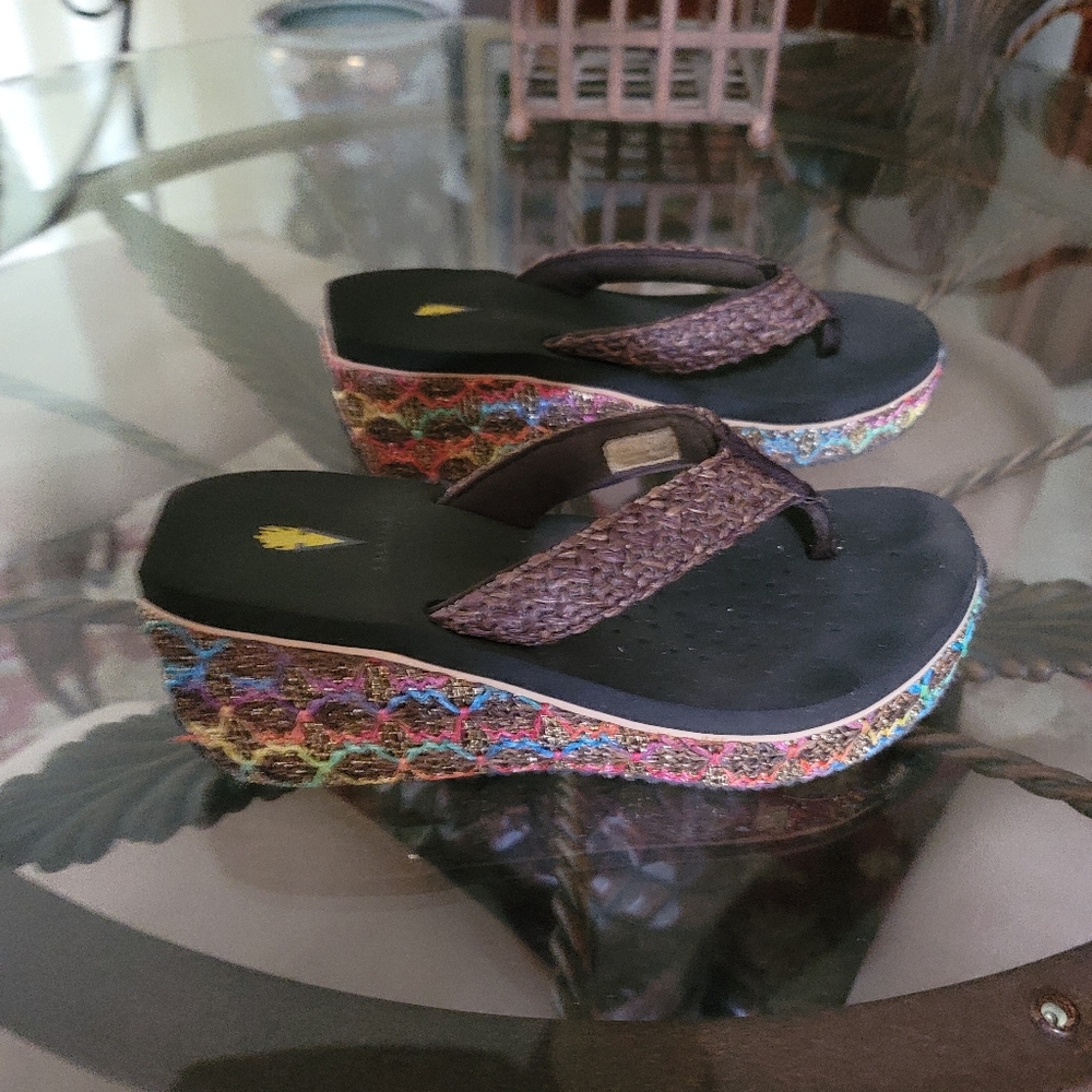 Volatile Thong Wedge Sandals